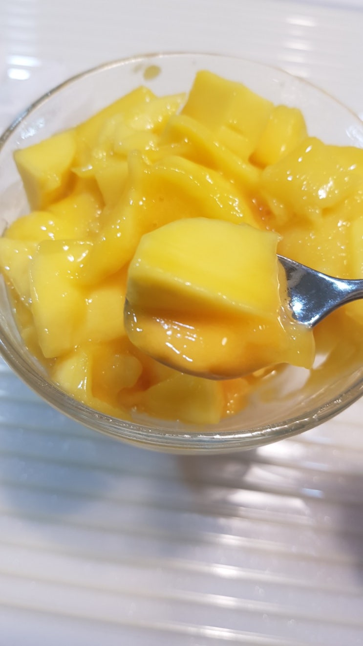 오늘의 디저트는 망고 아이스크림 / 이마트 쓱배송 / 망고 소르베와 망고의 만남 / 망고망고 하네요 오늘의 디저트는 망고 아이스크림 / 이마트 쓱배송 / 망고 소르베와 망고의 만남 / 망고망고 하네요