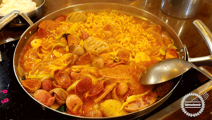 평촌역 수제햄, 소시지가 들어간 부대찌개 평촌역 수제햄, 소시지가 들어간 부대찌개