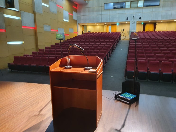 프롬프터 행사 회장님 조회사 프롬프터 임대 대여 설치 운영 프롬프터 행사 회장님 조회사 프롬프터 임대 대여 설치 운영