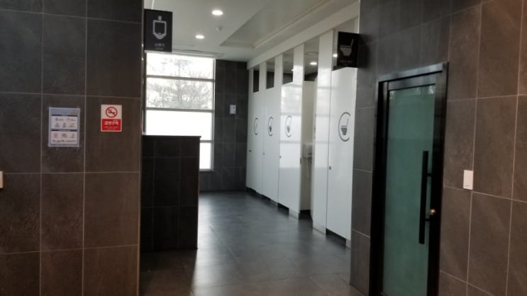  괴산휴게소 전기차충전하면서 둘러봤는데 델리만쥬 없어