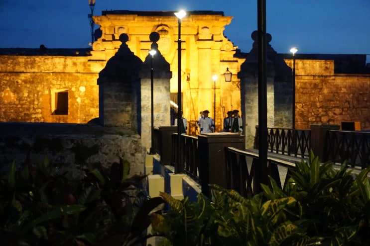 [중미쿠바-하바나] 올드하바나를 볼 수 있는 요새 - Fortaleza de San Carlos de la Cabaña