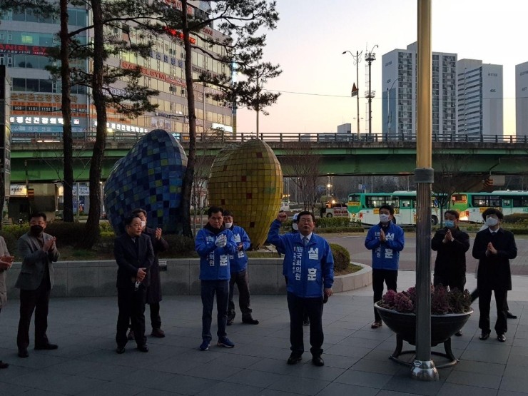  오늘 4.15 총선 공식 선거운동을 시작했습니다. 