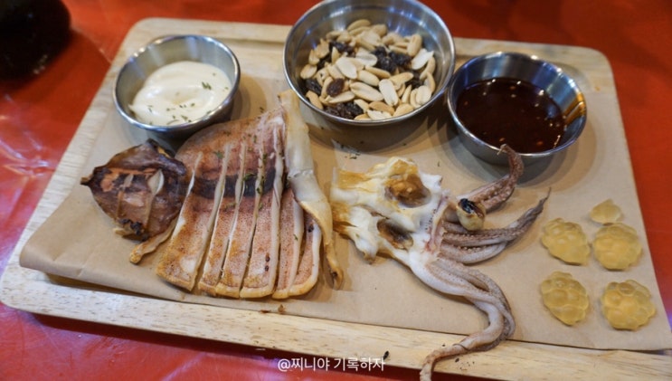  정자 생활맥주 촉촉오징어 먹었지롱