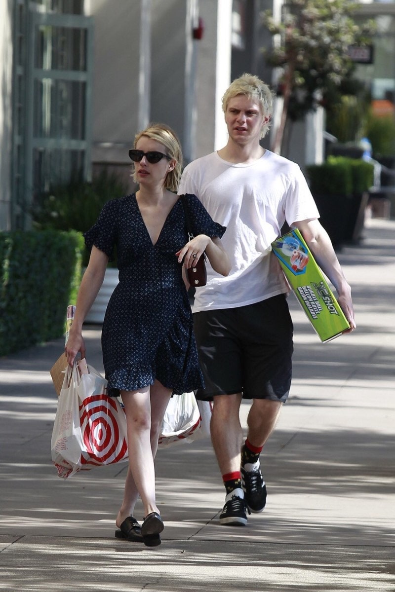 엠마 로버츠 Emma Roberts 180215~180222 : 네이버 블로그, image size:800x1200