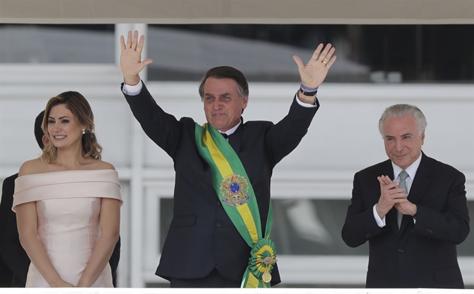 언젠가는 죽는다? 보드카 마셔라?... 코로나 막가파 지도자들-브라질, 벨라루스, 멕시코, 그리고 미국