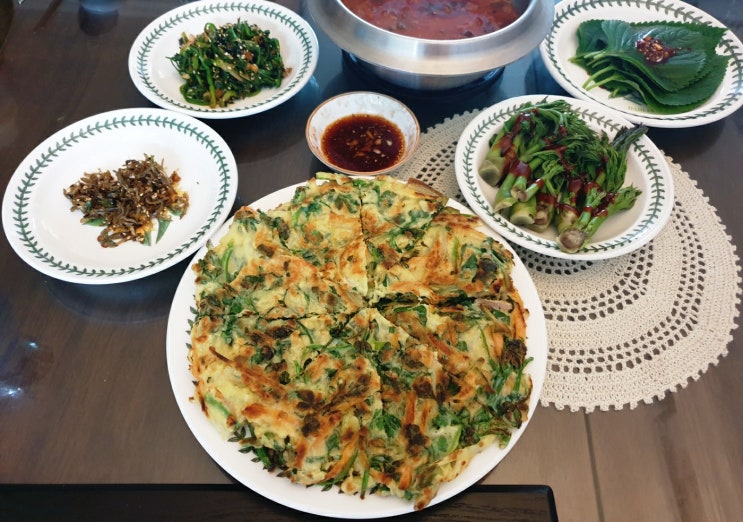 향긋한 돌미나리 ~ 집밥이 최고!! 향긋한 돌미나리 ~ 집밥이 최고!!