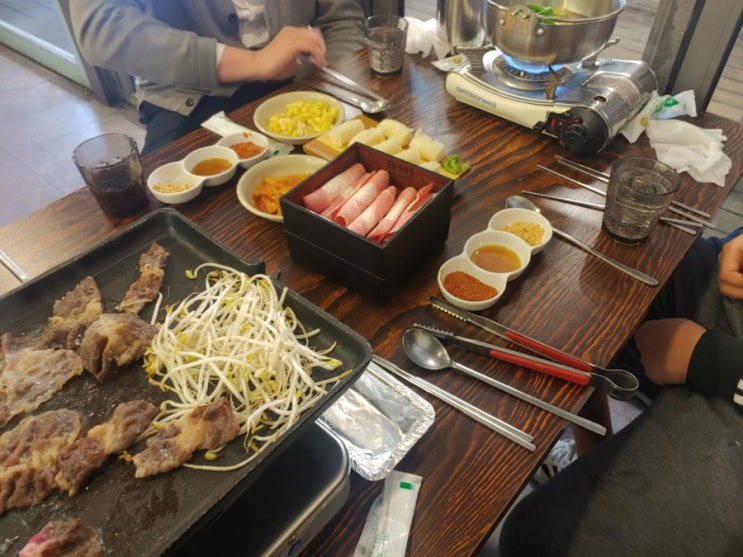 서울 경희대 맛집/회기 무한리필 고기집. 무한정차돌 경희대점