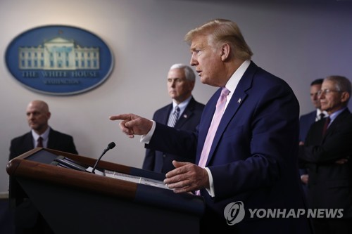 트럼프 "저유가가 일자리 위협하면 관세 부과할 것"(종합) 트럼프 "저유가가 일자리 위협하면 관세 부과할 것"(종합)