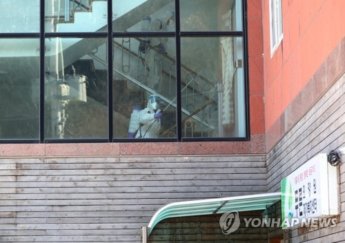  코로나 재확진 환자 51명... 원인은??