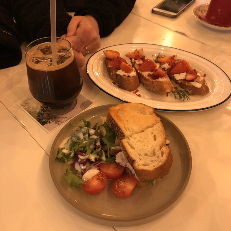 부천 작동 까치울 인테리어가 예쁜 주다방