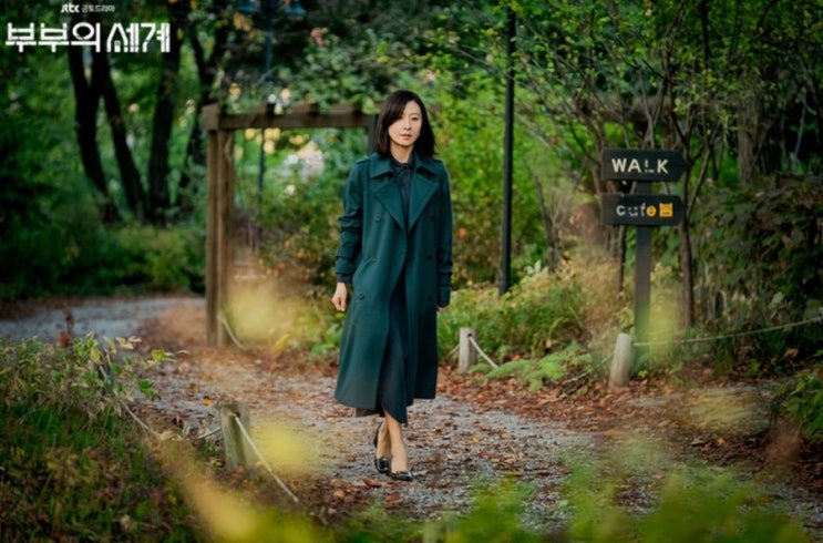  [로저비비에 할인]: 부부의세계 김희애구두, 김나영, 기은세 스니커즈-부티크 테사빗 세일