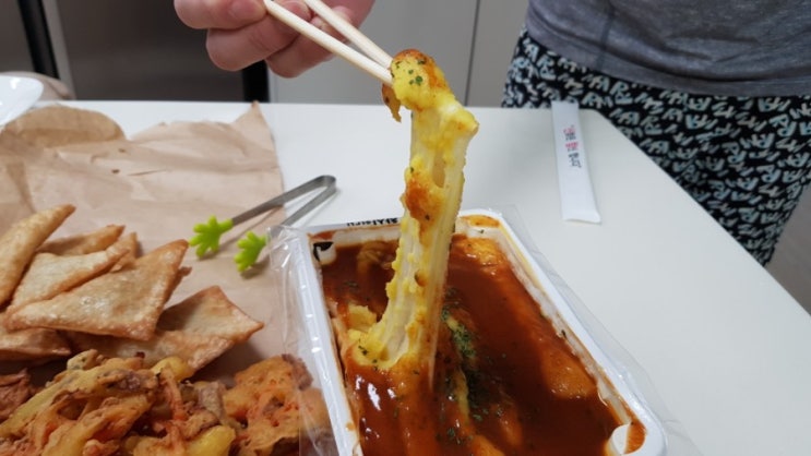  경산 펜타힐즈 신참떡볶이에서 신메뉴 달고마 떡볶이 포장해왔어요 내돈내산