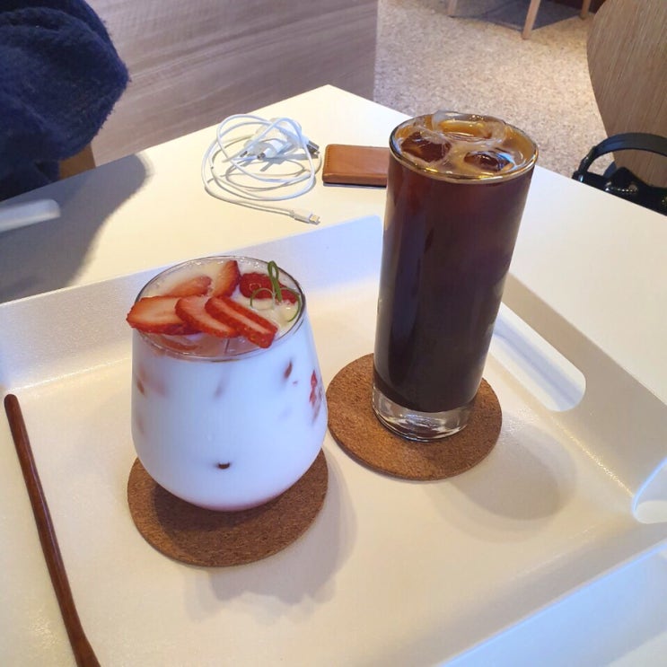  나주 혁신도시 카페 솔레이유에 커피 마시러 왔어요