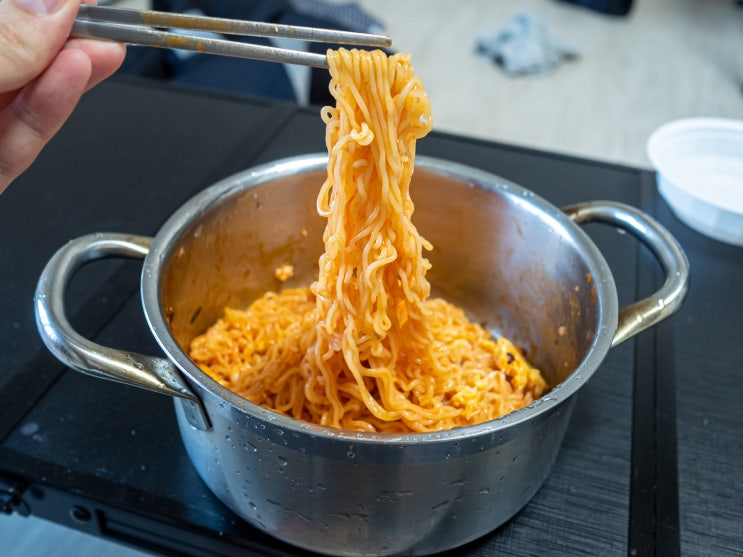  여름의 황제 비빔면의 계절이 돌아왔다.
