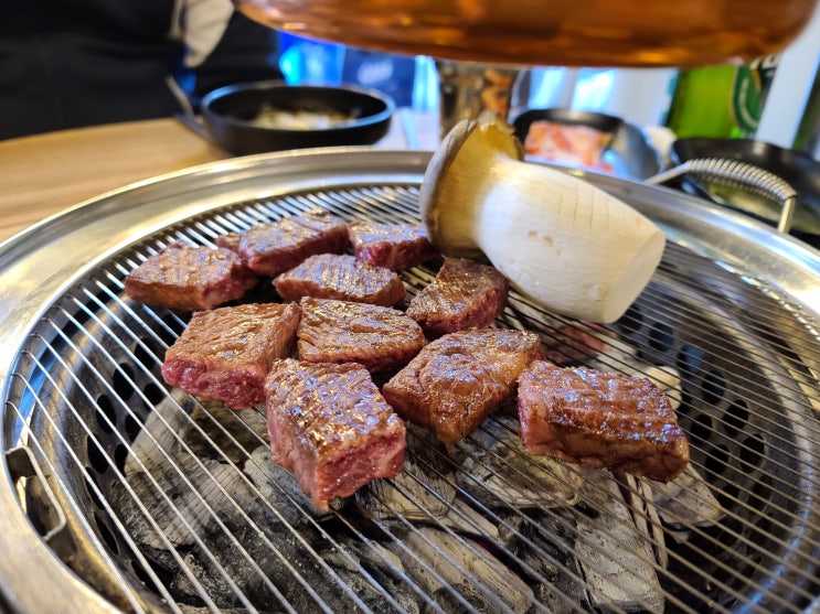  신림소고기 신선도 최고인 와규 맛집 부뚜막