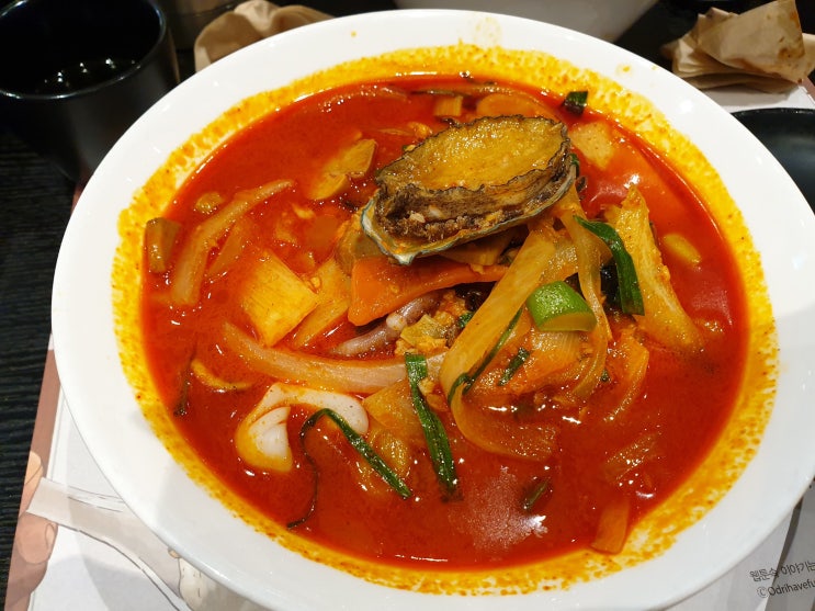  전복이 들어있는 삼선짬뽕-