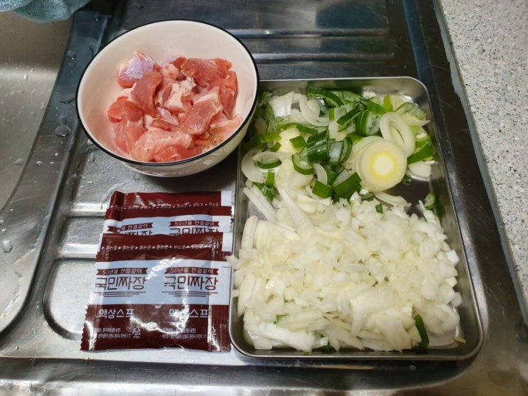  고급진 짜장라면 만들기