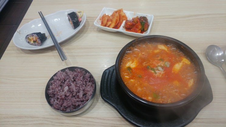  진미채김밥순두부찌개김밥장군