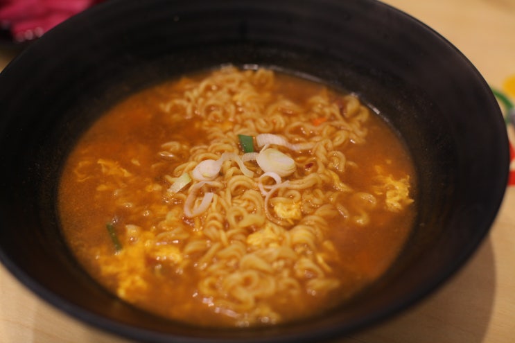  오늘 점심은 맛나는 라면으로