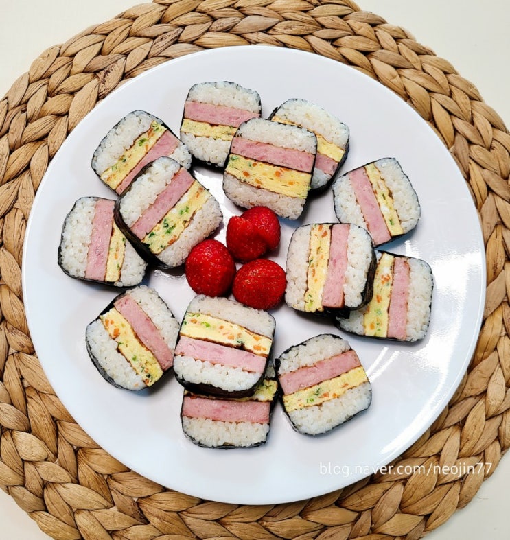 Jinny's 스팸무스비 사각김밥만들기 음식은 눈으로도 먹는다는 사실 Jinny's 스팸무스비 사각김밥만들기 음식은 눈으로도 먹는다는 사실