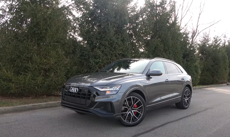 아우디q8 audiq8 바로사도1년기다려야되는차