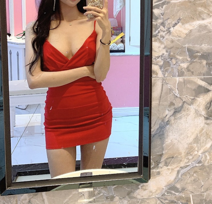 쫀쫀 스판 미니원피스 입은 사장님 쫀쫀 스판 미니원피스 입은 사장님
