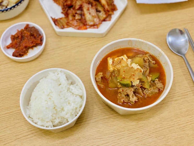  청정원 고메레시피 고깃집 된장찌개양념으로 만든 '차돌박이 된장찌개' 만드는 방법