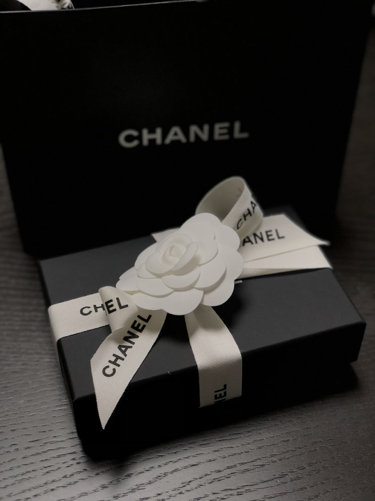 [뒷북 후기] 맘마미아 카페, 샤넬 보이 카드 지갑