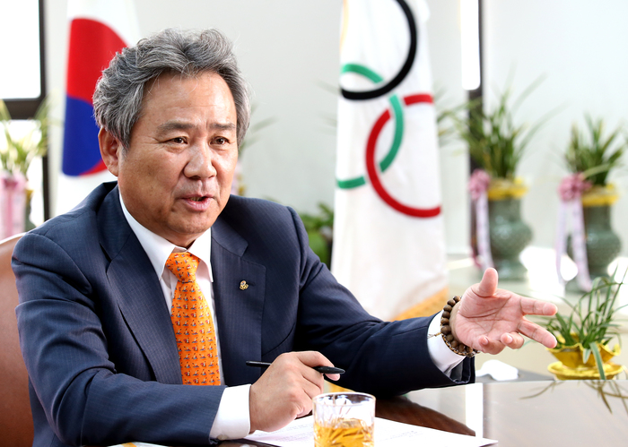 <b>이기흥</b> 회장, <b>IOC</b>ㆍ대한체육회 연임 명분 확보