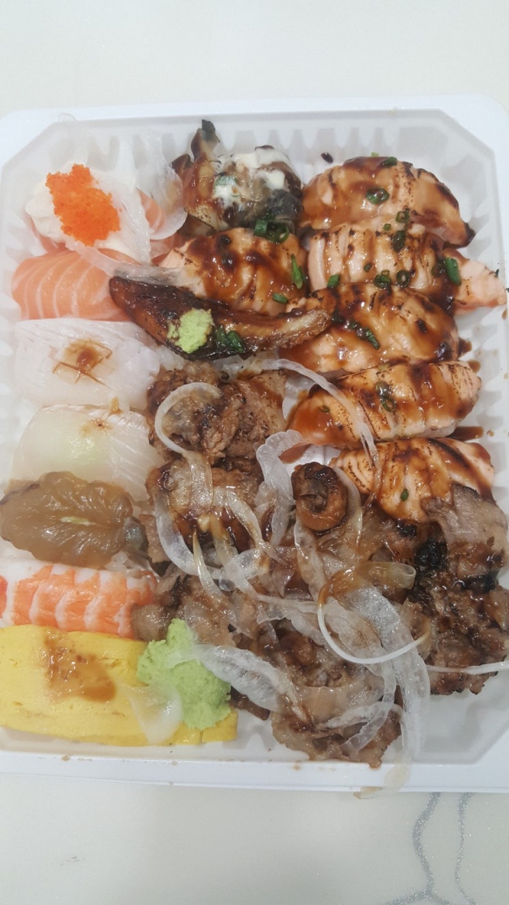  오늘 저녁 뭐먹지? 초밥배달 소고기불초밥+구운연어