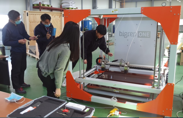  탄뎀 기능으로 2대의 효과 1M 3D 프린터 빅랩 원 BigRep One