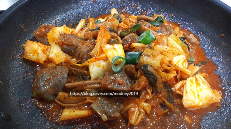 노브랜드 순대곱창볶음
