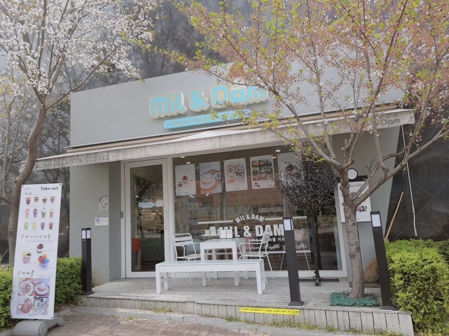 카페밀앤담 사진 2