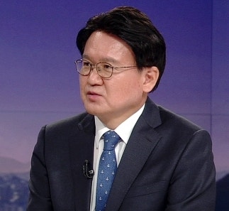 황운하 프로필 나이