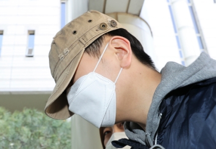 ‘박사방’ 공범 ‘부따’ 강훈(19) 신상공개결정…“알권리·범죄예방 공익 더 커”17일8시공개 ‘박사방’ 공범 ‘부따’ 강훈(19) 신상공개결정…“알권리·범죄예방 공익 더 커”17일8시공개