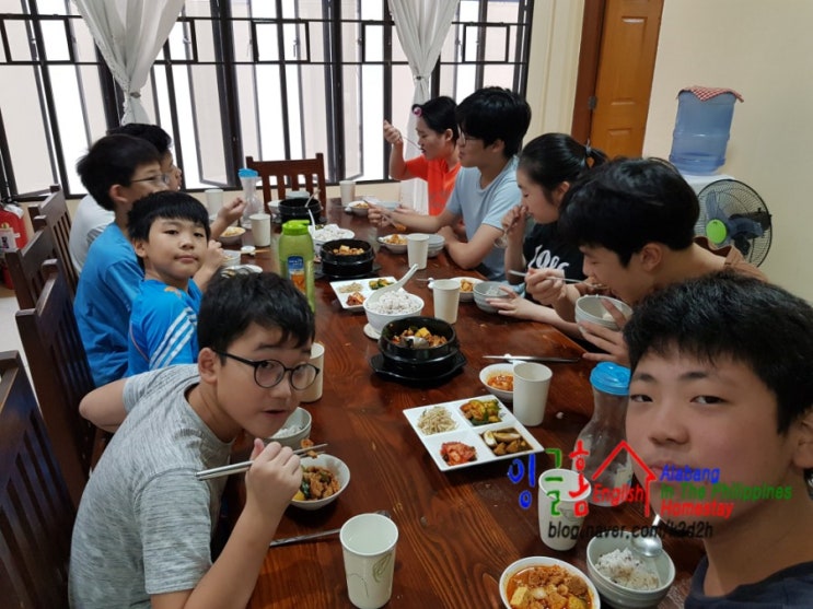  필리핀홈스테이 현재 잉글홈 아이들은 열공도 하고 잘 먹고 잘 지내고 있어요~