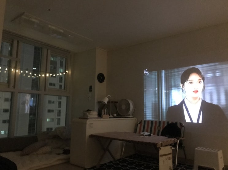  자취방 인테리어와 자취용품 구경하세요