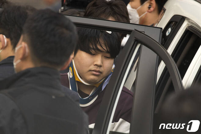  '박사방' 조주빈 공범 전 공무원, 첫 재판서 혐의 전부 인정