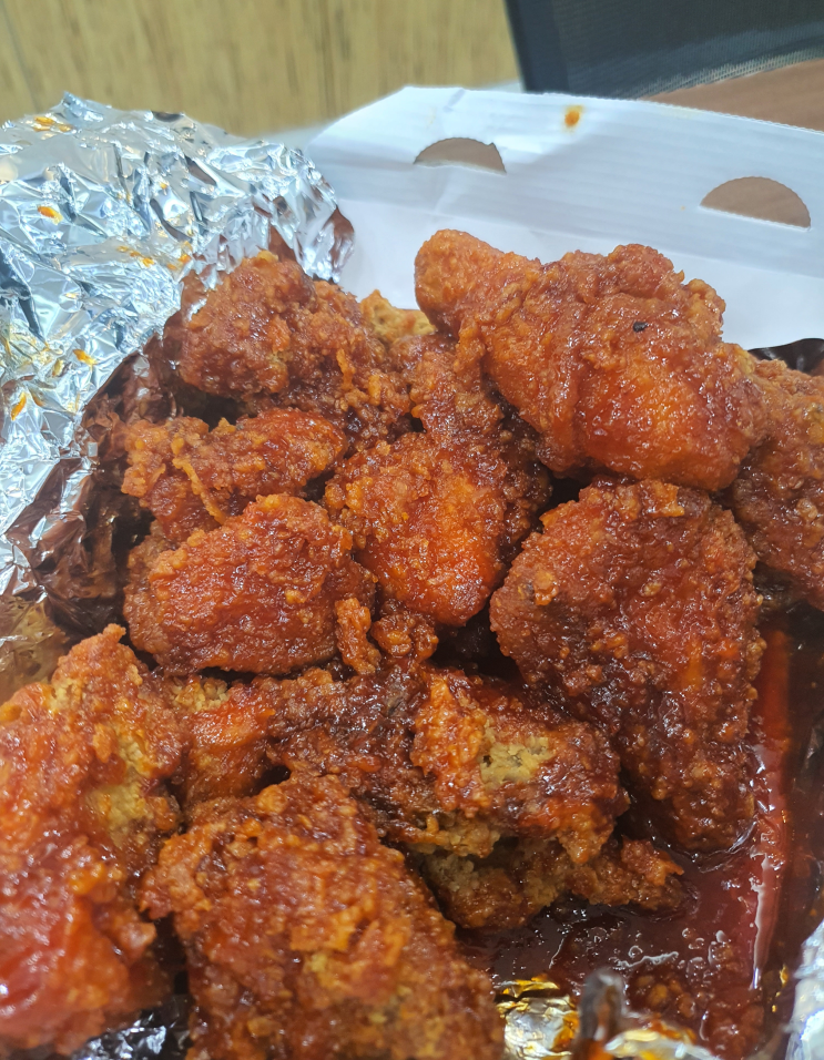  BBQ 신메뉴 핫황금올리브 찐킹소스 화끈해서 좋아