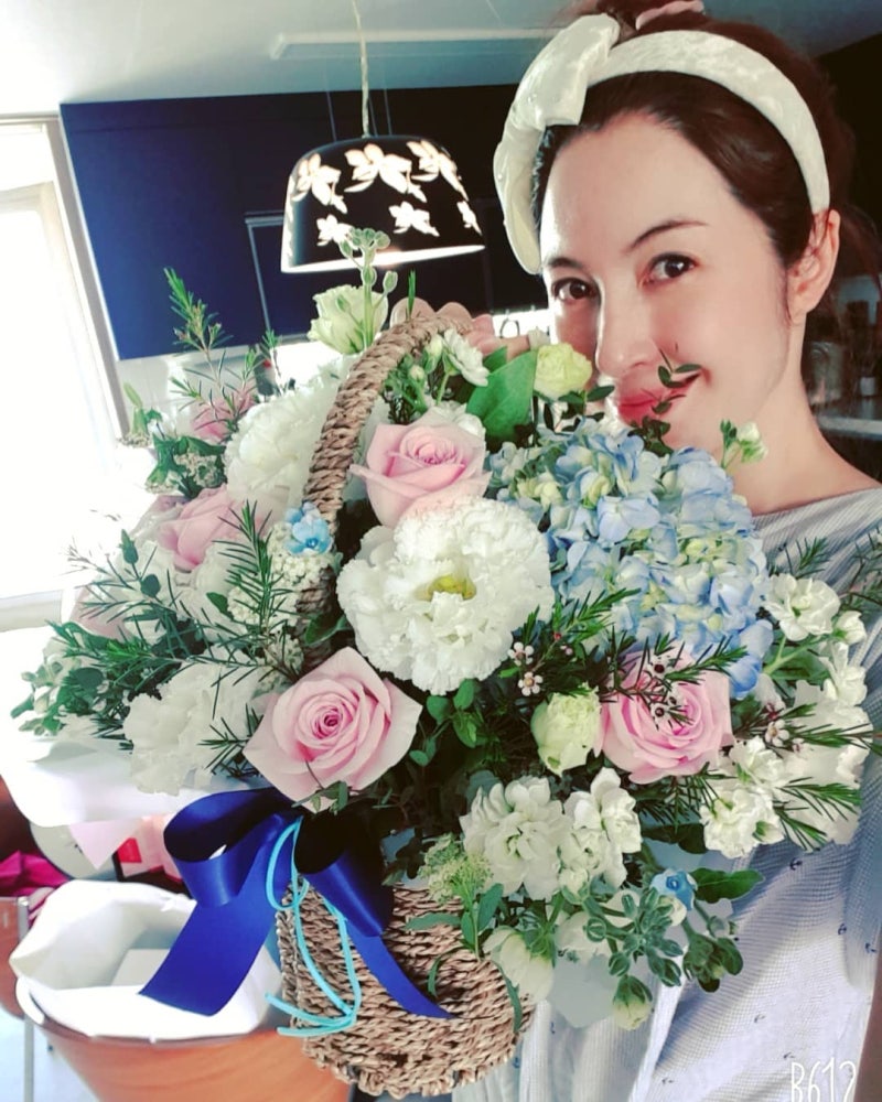 李炳憲妹妹李智安與混血丈夫金東賢離婚的原因是什麼？