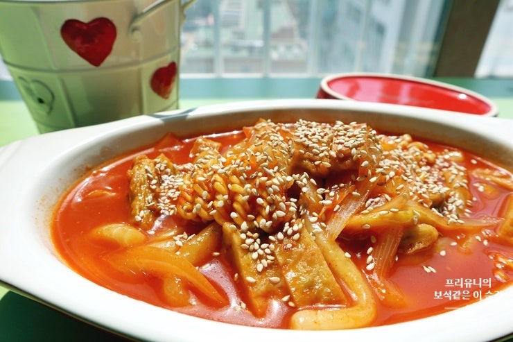 초간단 국물 떡볶이 / 라볶이 국민 간식 만드는 법 by 풀무원 국물떡볶이 양념소스