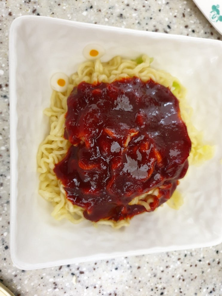 오뚜기 진짜 쫄면~ 맛나요^^ 오뚜기 진짜 쫄면~ 맛나요^^