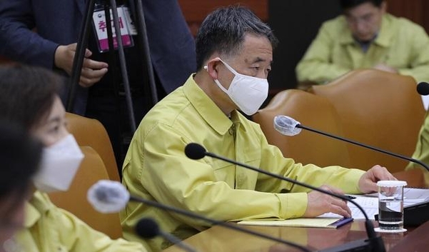  정부, ‘사회적 거리두기’ 5월5일까지 연장…종교·유흥시설 등 제한 완화