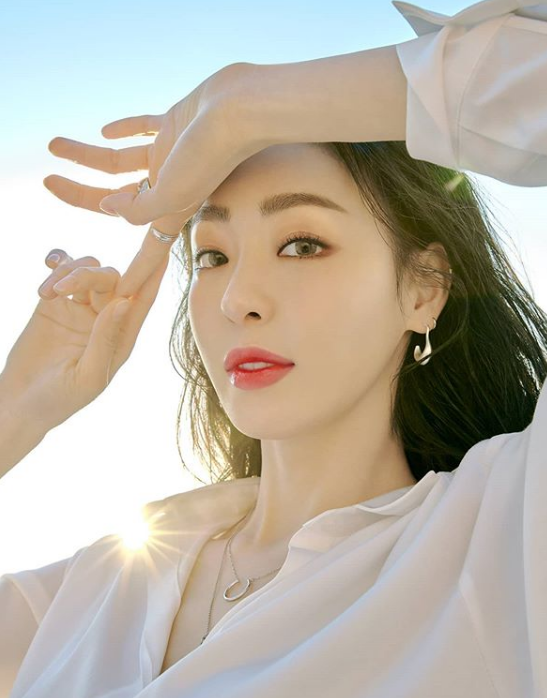  이루어질 수 없는 사랑, 짝사랑, 홀사랑, 외사랑, 미친 사랑, 바보 같은 사랑, 가슴 아픈 사랑, 그래서 더 좋은 사랑, 이대로 영원히 그녀 만을 사랑하리.