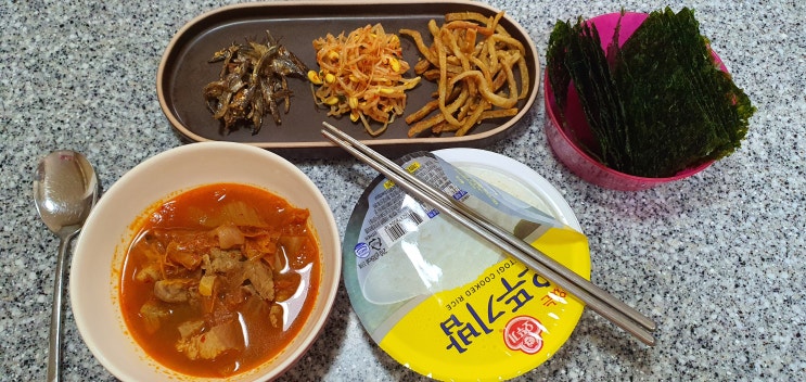  초간단 돼지고기김치찌개 + 라면스프