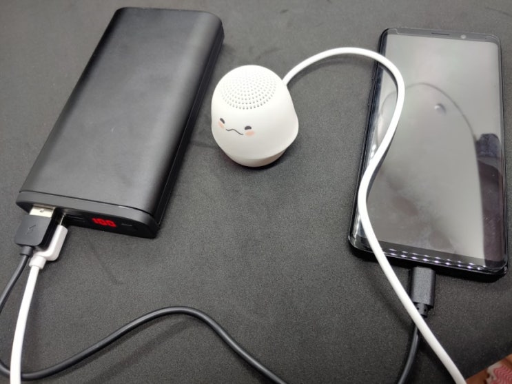 대용량 고속충전 보조배터리 에스모도-320 20000mAh 여행 보조배터리로 제격 대용량 고속충전 보조배터리 에스모도-320 20000mAh 여행 보조배터리로 제격