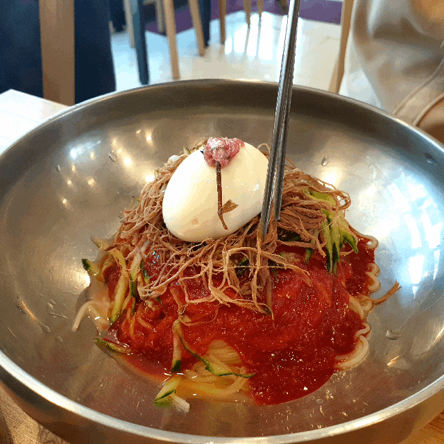  [진해벚꽃밀면]진해석동존맛 / 벚꽃비빔밀면 / 양지육개장