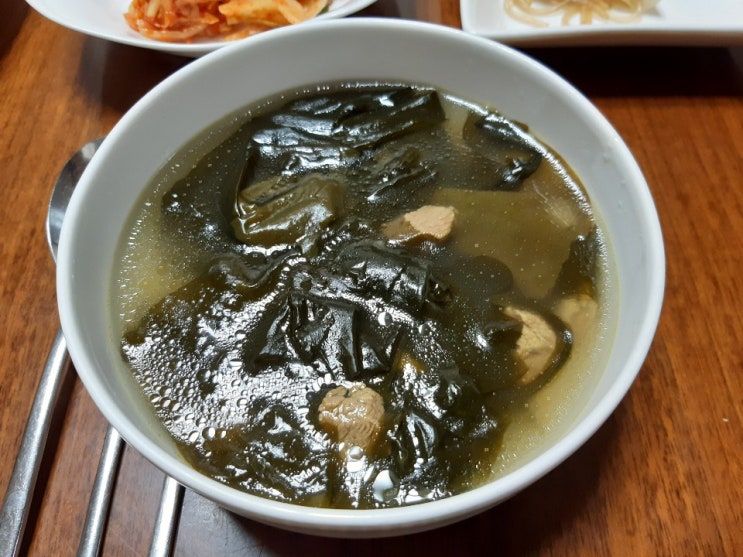  쇠고기 미역국 만드는 법, 멸치 액젓 넣고 참기름은 빼기