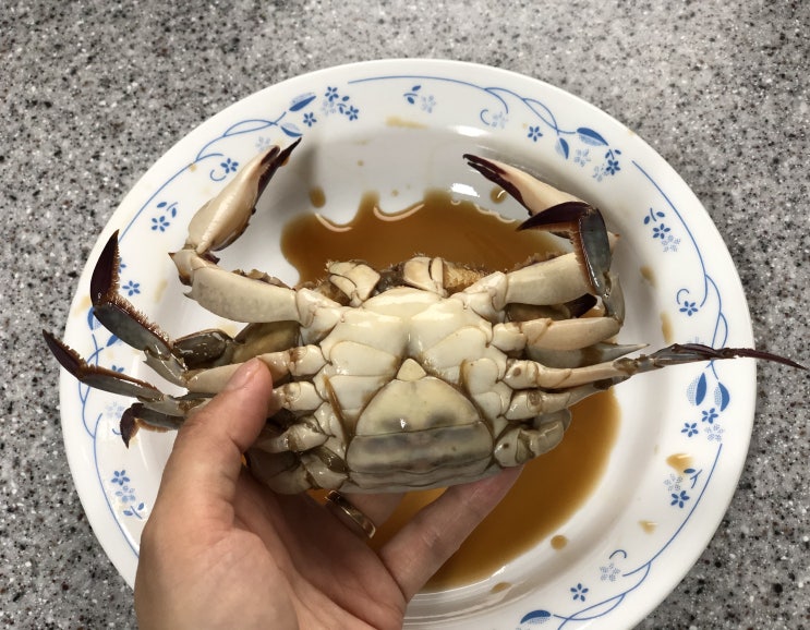  간장게장 택배 안짠 청년꽃게장 밥도둑이네!