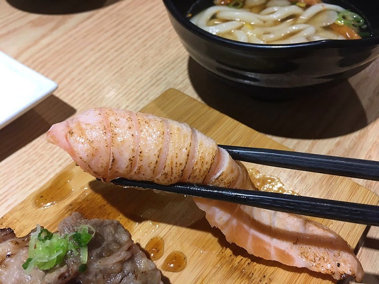  긴꼬리초밥 전문점 '몬스터스시 김포운양점'
